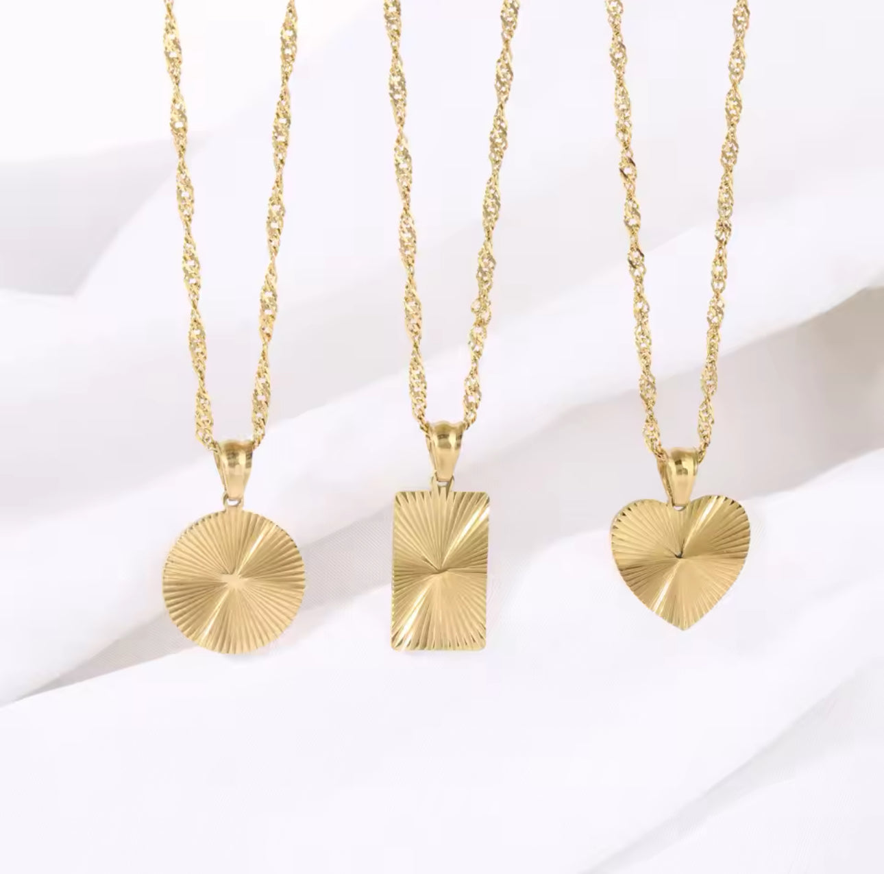 Minimalist Sun Pendant Necklace - Gold
