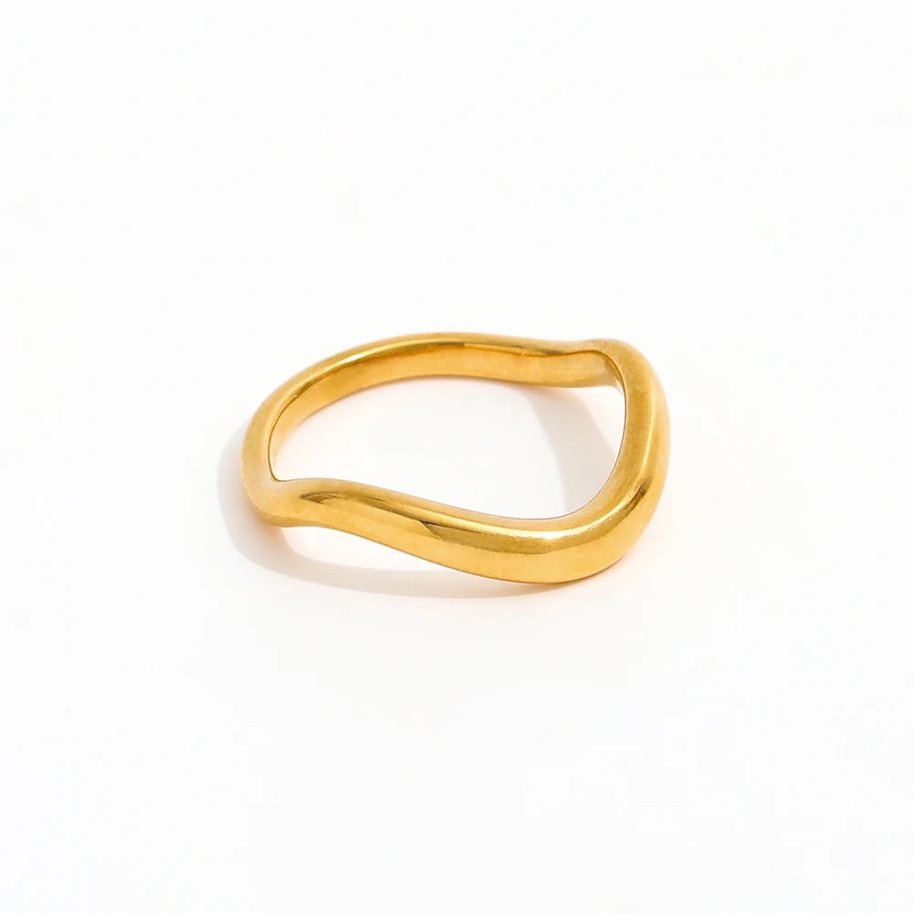 Stylish Sea Wave Solid Ring - Gold