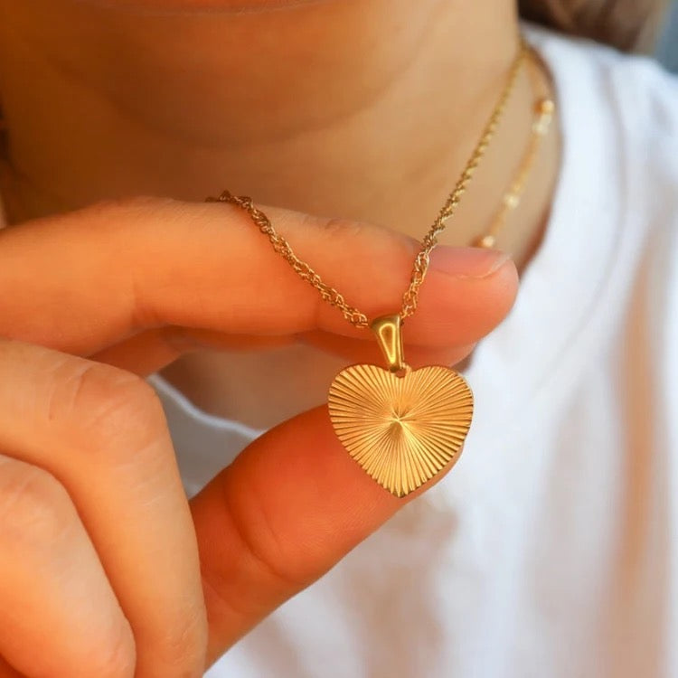 Minimalist Sun Pendant Necklace - Gold