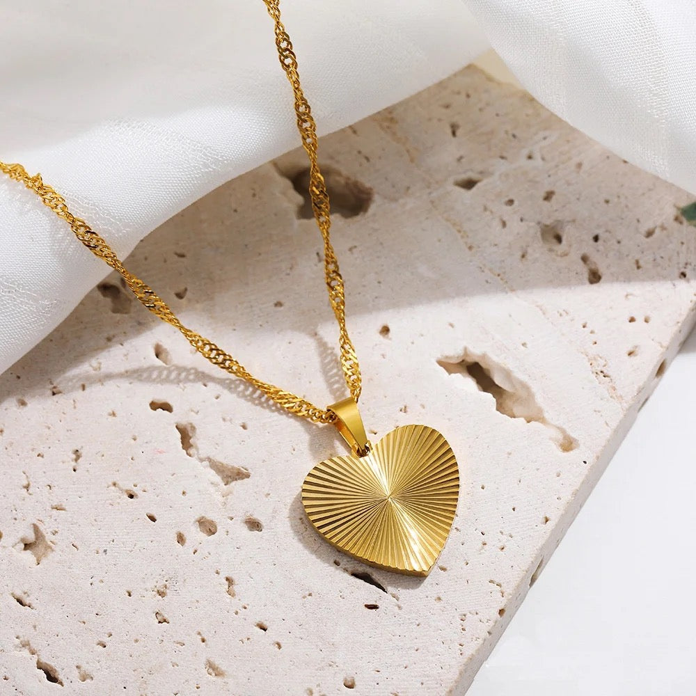 Minimalist Sun Pendant Necklace - Gold