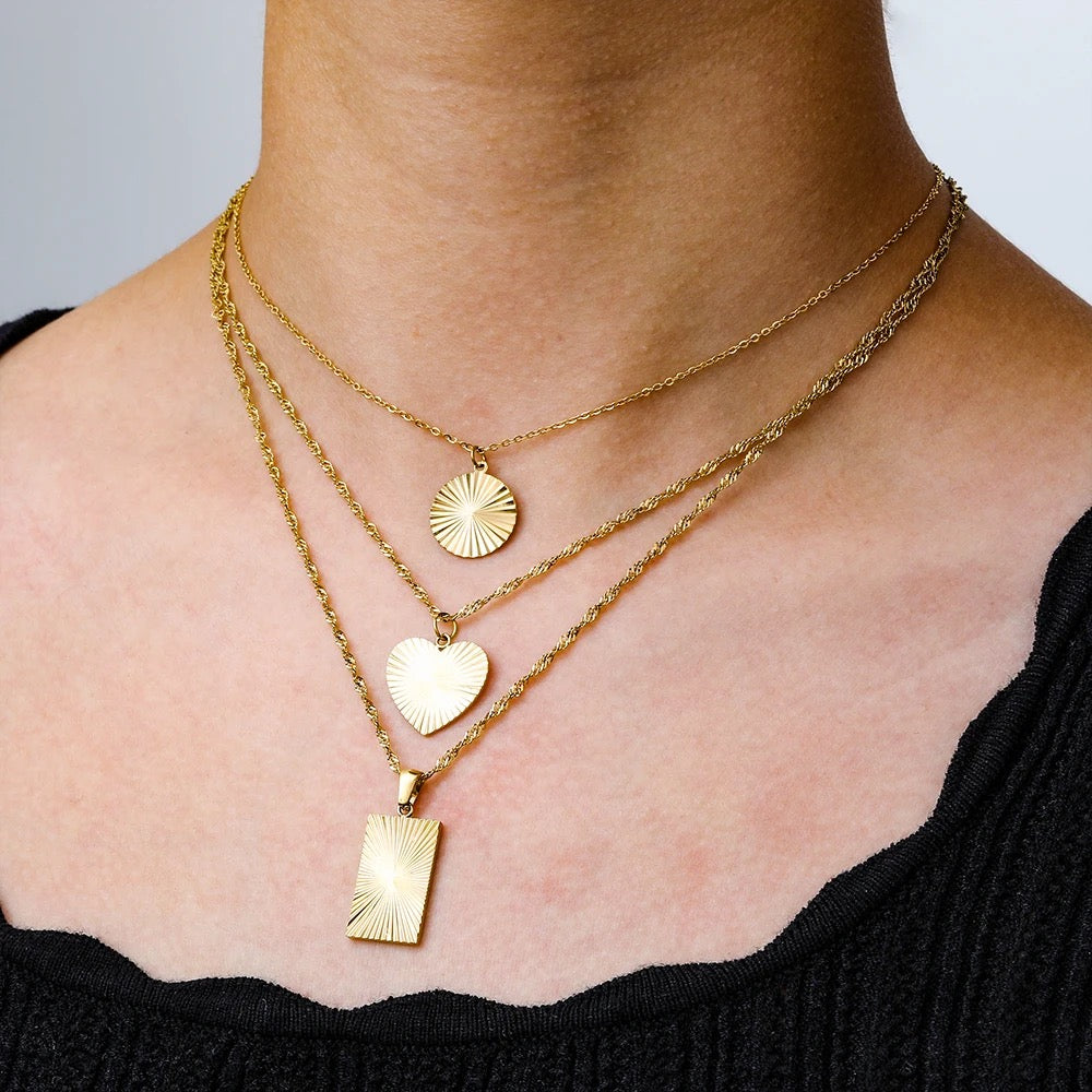 Minimalist Sun Pendant Necklace - Gold