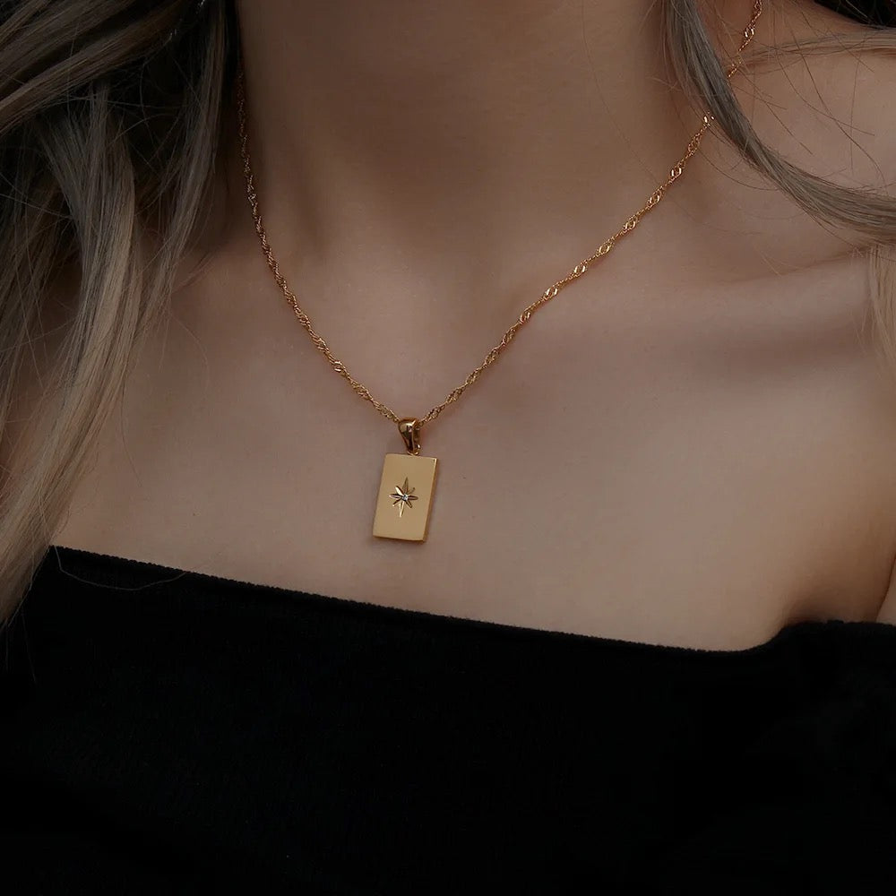 Stunning 18K Gold Plated Star Burst Pendant Necklace