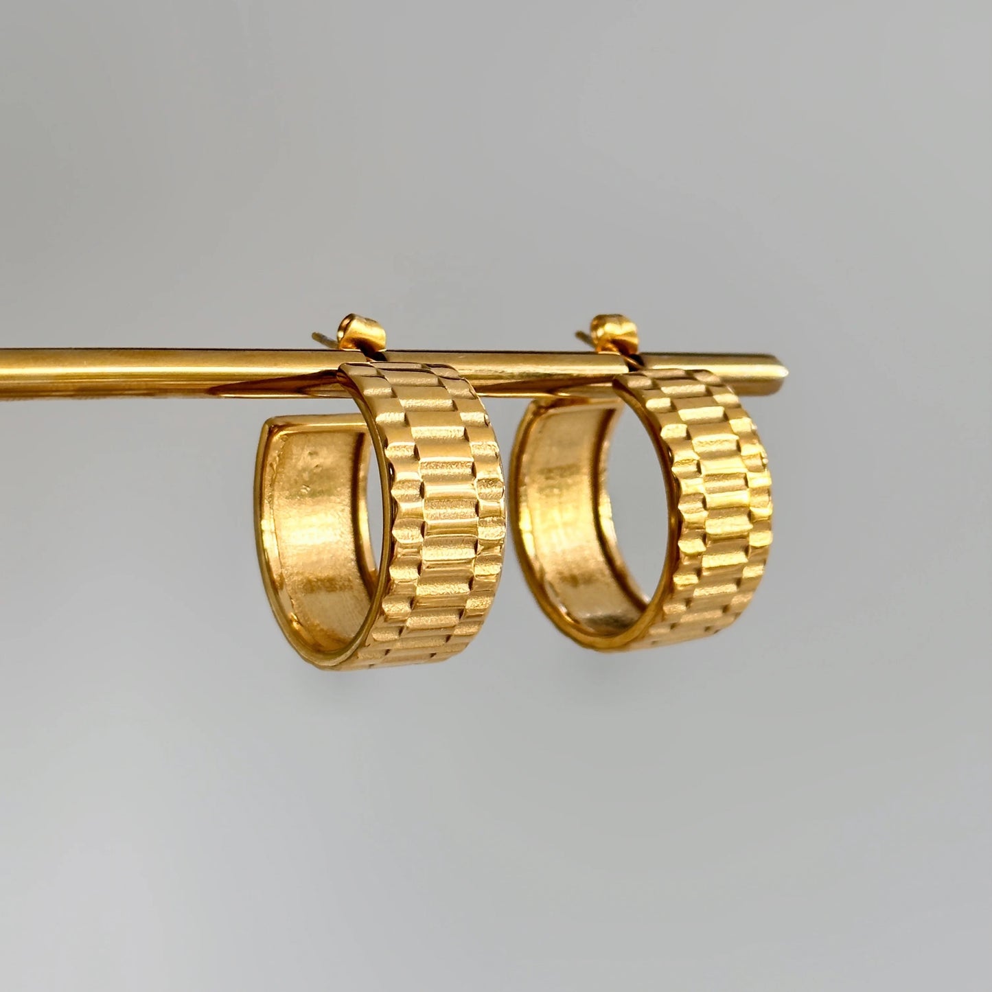 Classic 18k Gold Hoops Earrings For Her