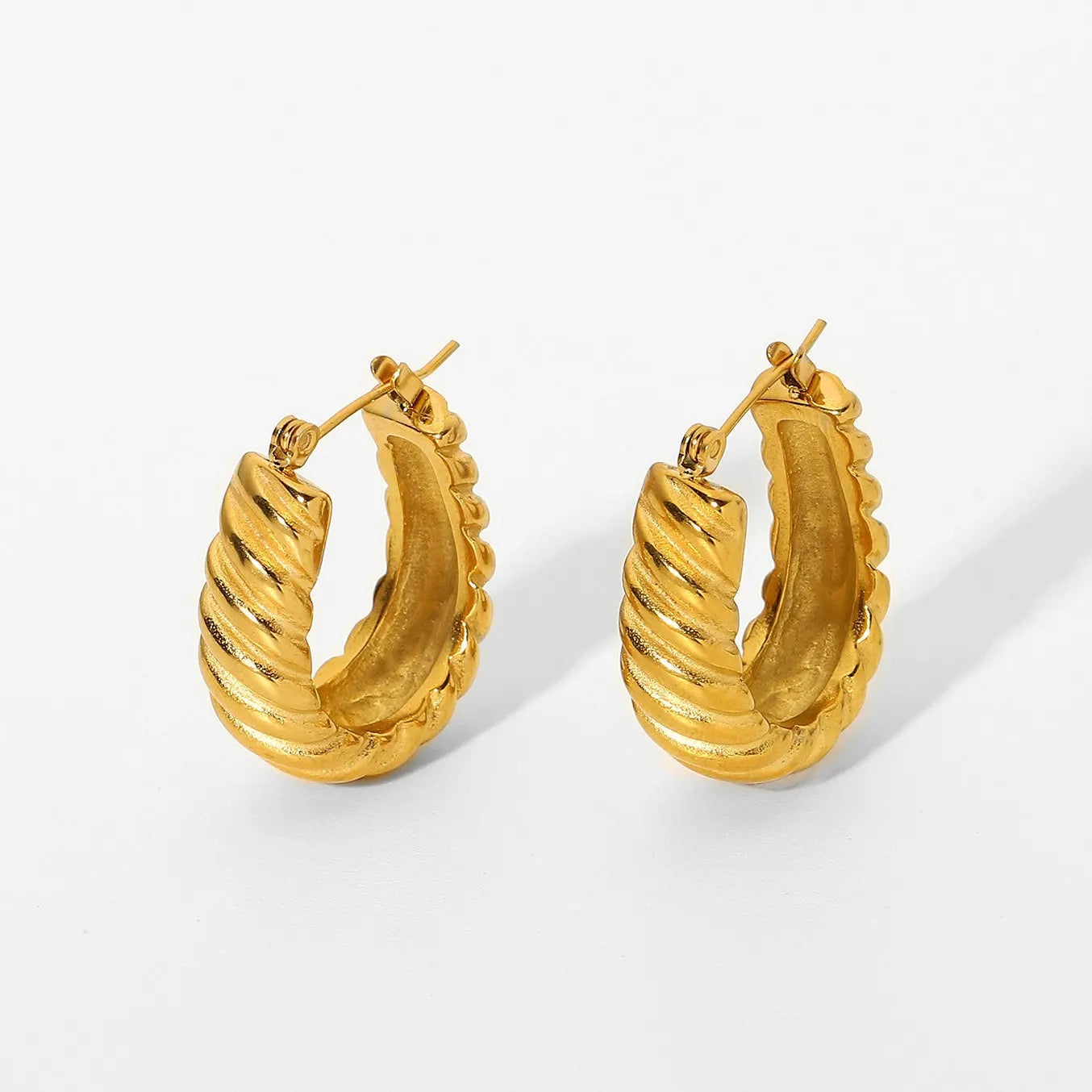 Stylish Double Twist Croissant Hoop Earring