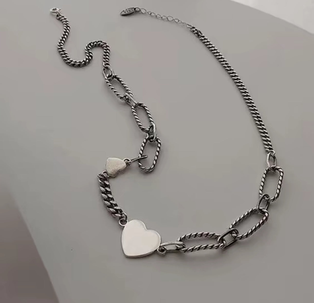 s924 Silver Heart & Textured Paperclip Necklace
