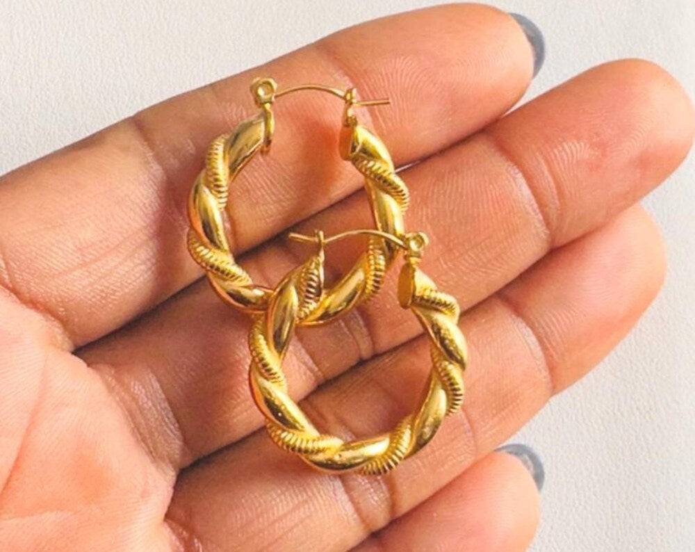 20mm Twisted Hoop Gold Earring