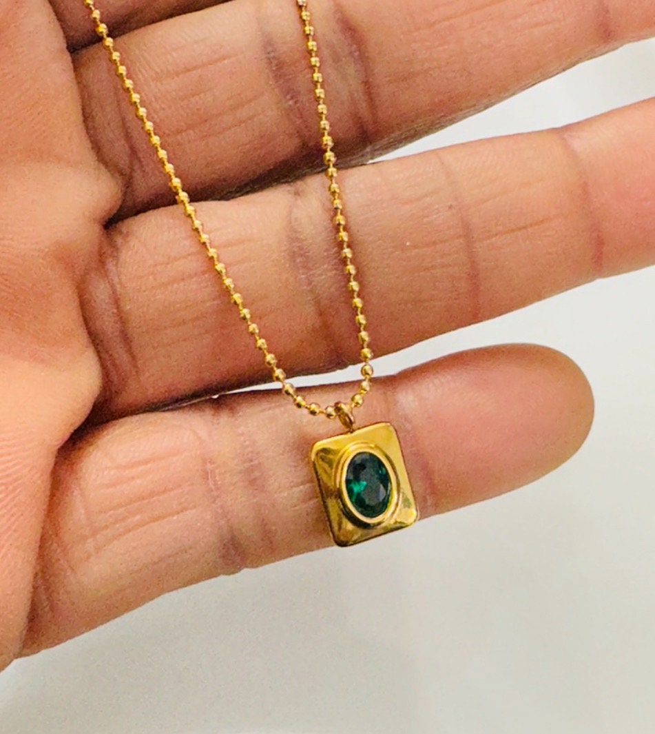 Small Zircon Pendant Necklace