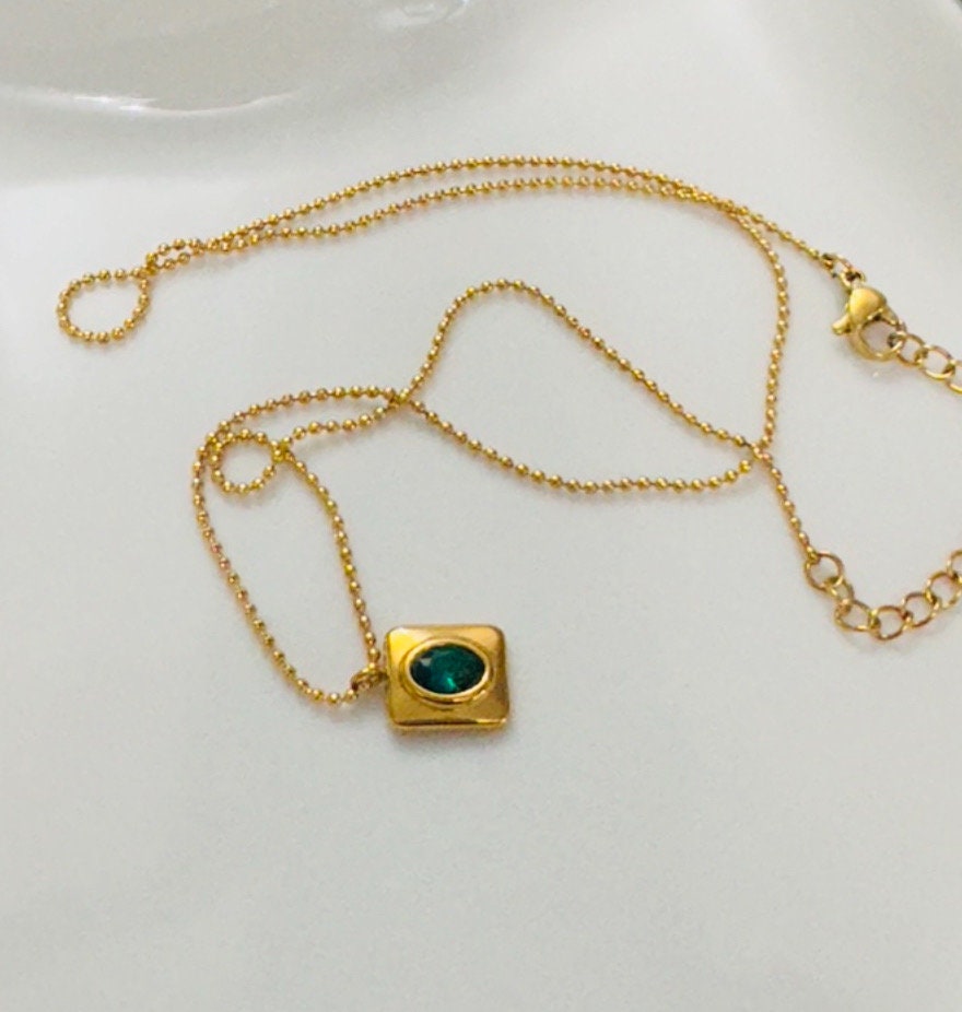 Small Zircon Pendant Necklace
