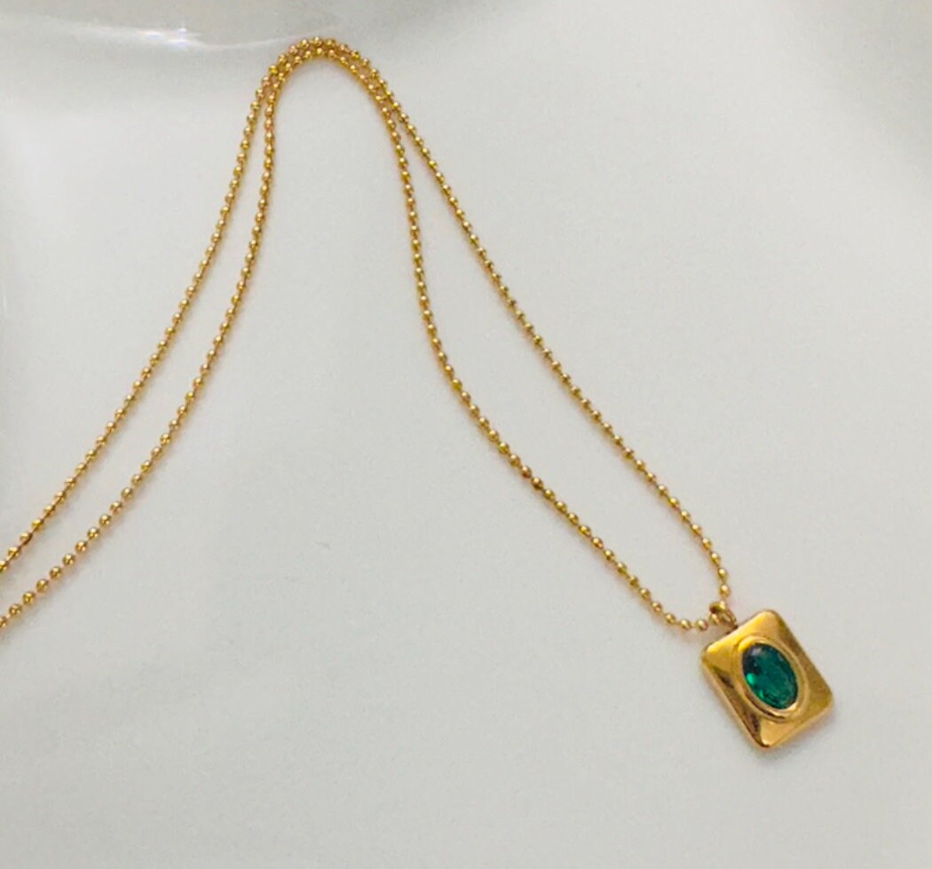 Small Zircon Pendant Necklace