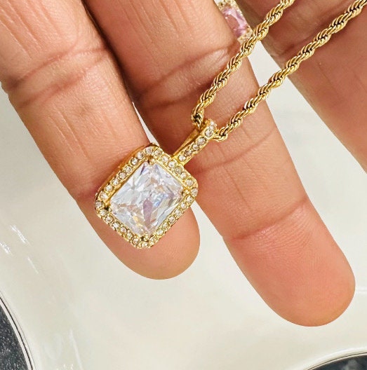 Dazzling Zirconia Pendant Necklace