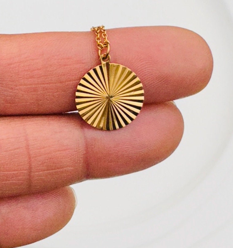 Classic Gold Coin Minimalist Necklace