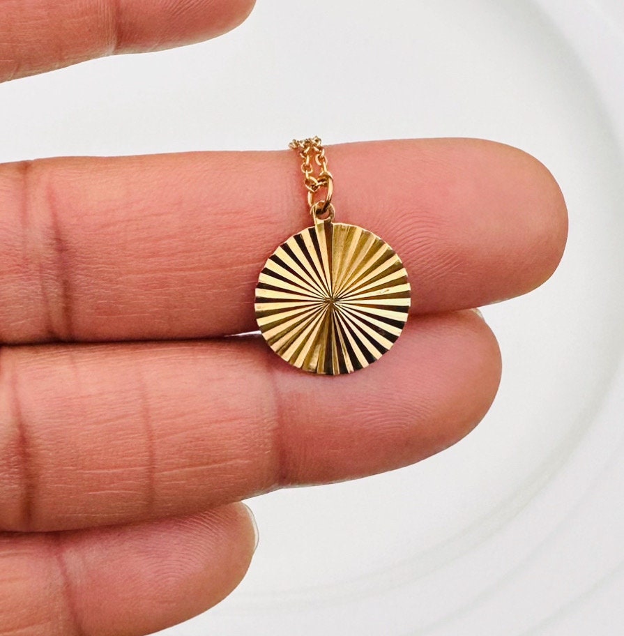 Classic Gold Coin Minimalist Necklace