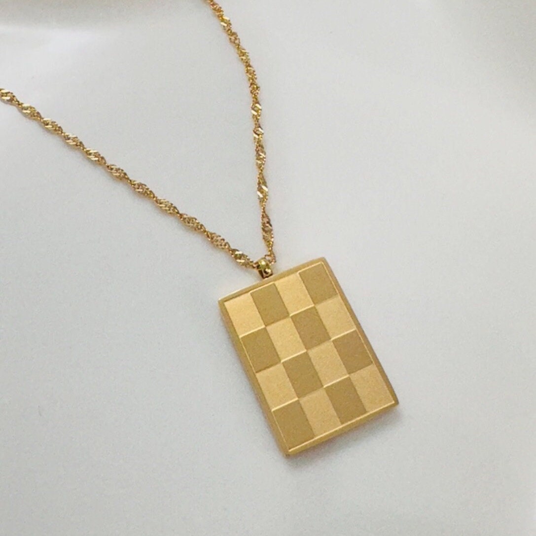 Stylish Square 18K Gold Pendant Necklace
