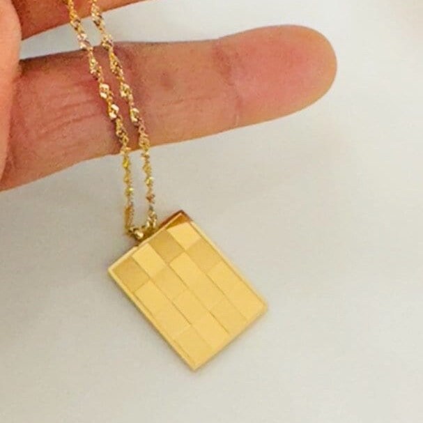Stylish Square 18K Gold Pendant Necklace