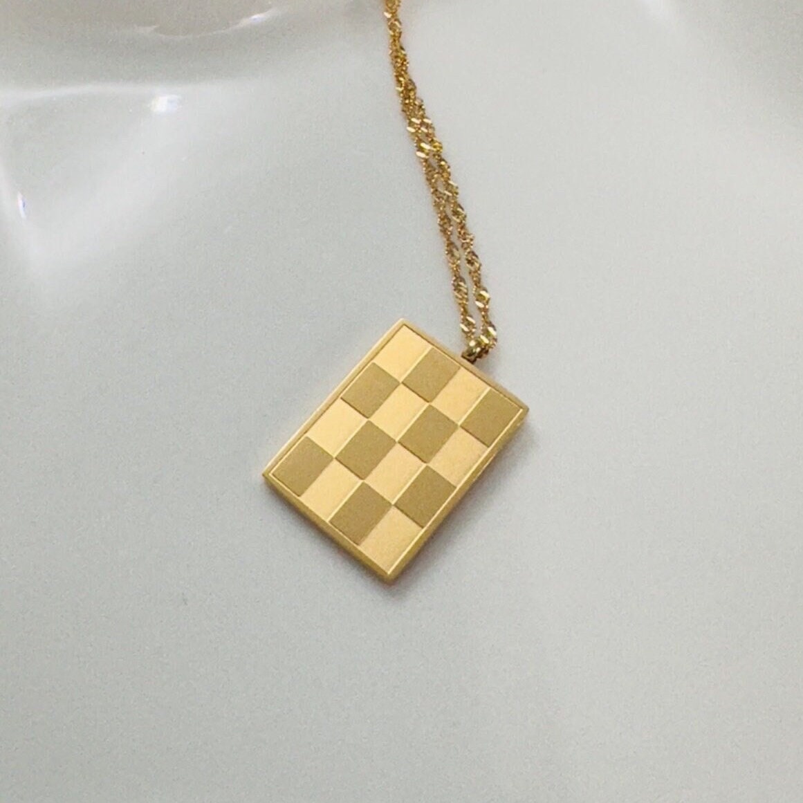 Stylish Square 18K Gold Pendant Necklace