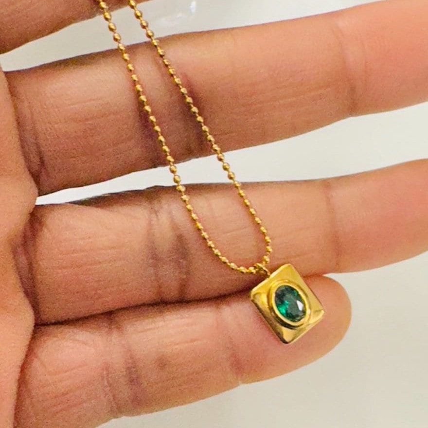 Small Zircon Pendant Necklace