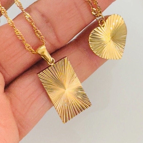 Minimalist Sun Pendant Necklace - Gold