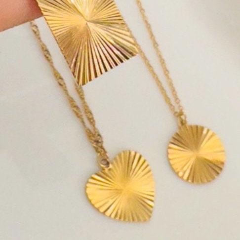 Elegant Sunshine Symbol Necklace