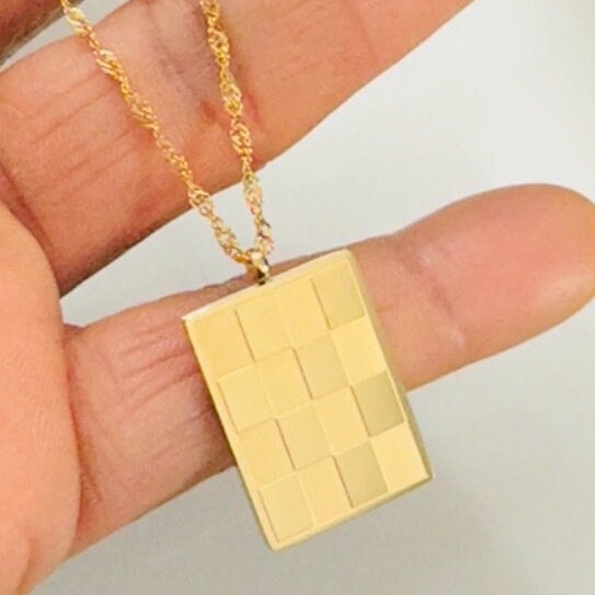 Stylish Square 18K Gold Pendant Necklace
