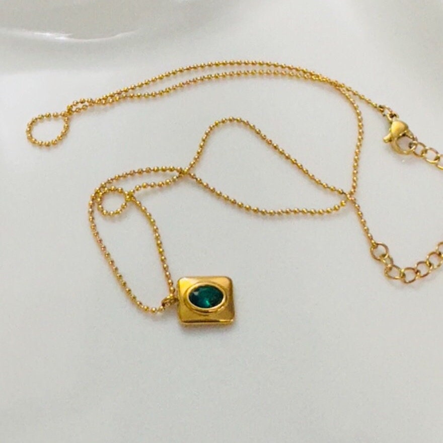 Small Zircon Pendant Necklace