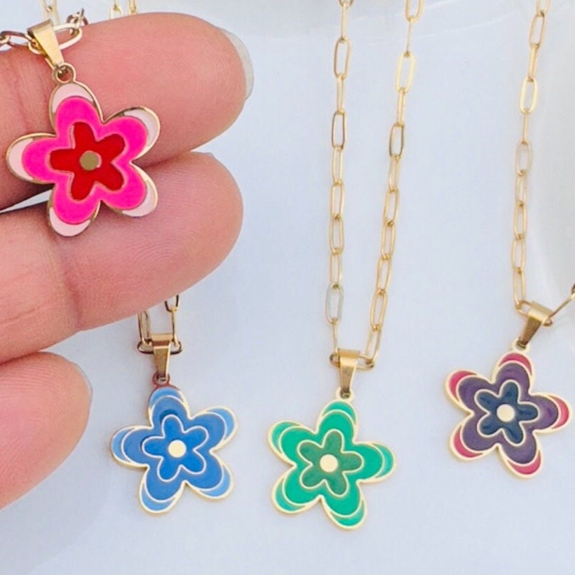 Elegant 18K Gold Plated Flower Pendant Necklace