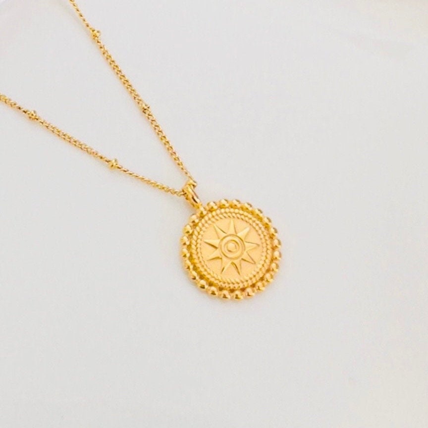 Elegant Star Pendant Necklace