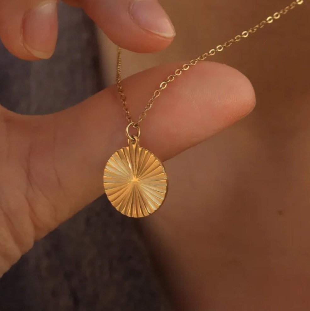Classic Gold Coin Minimalist Necklace