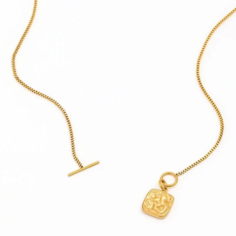 Stylish Texture Toggle Square Pendant Necklace