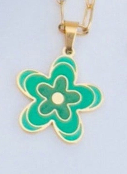 Elegant 18K Gold Plated Flower Pendant Necklace