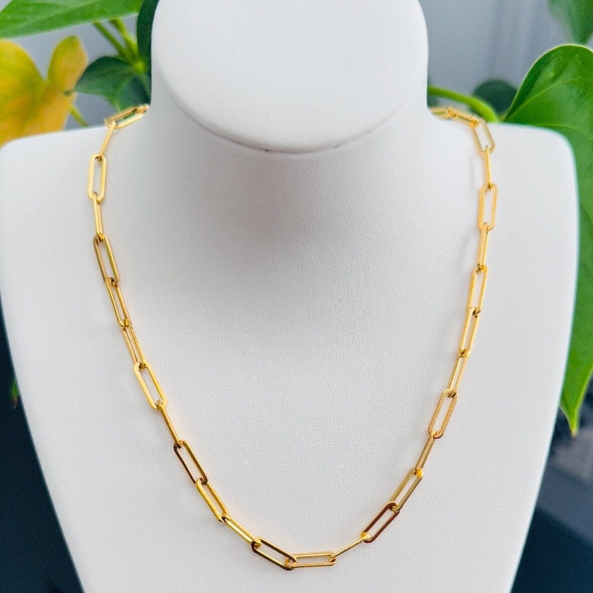 Stylish Gold Link Paperclip Necklace
