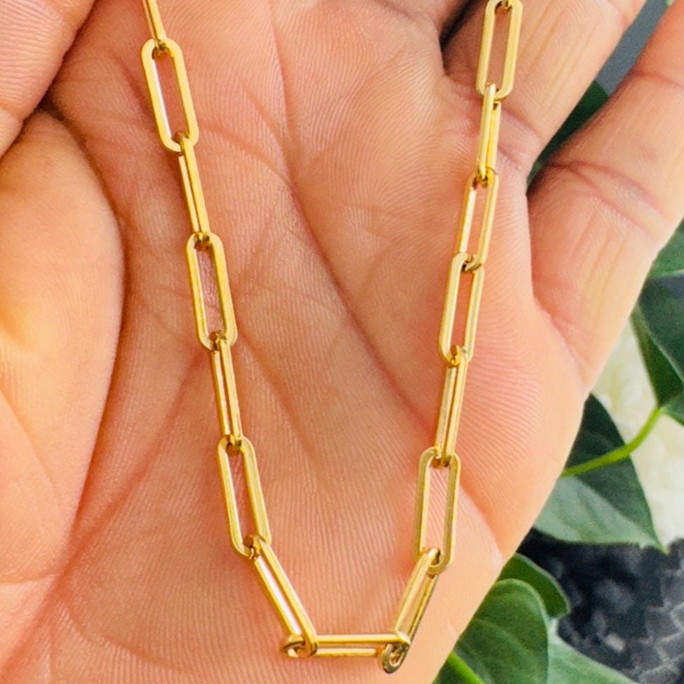 Stylish Gold Link Paperclip Necklace