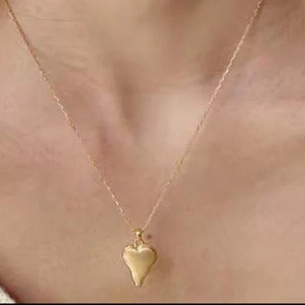 Elegant Gold Heart Minimalist Necklace