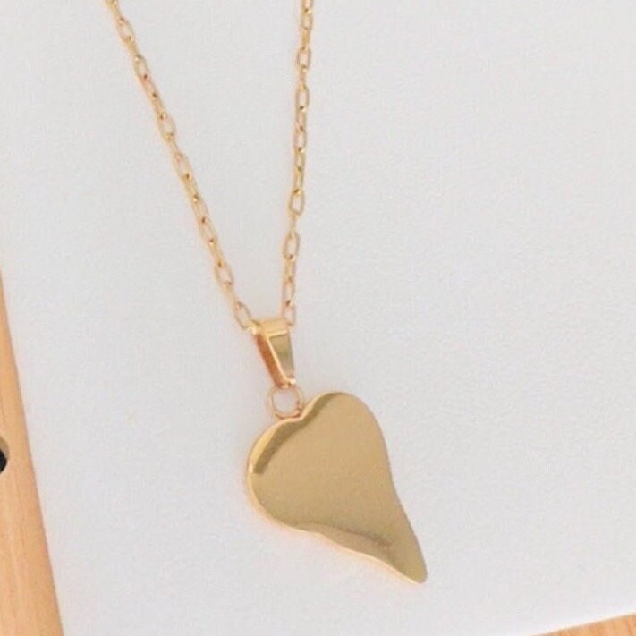 Elegant Gold Heart Minimalist Necklace