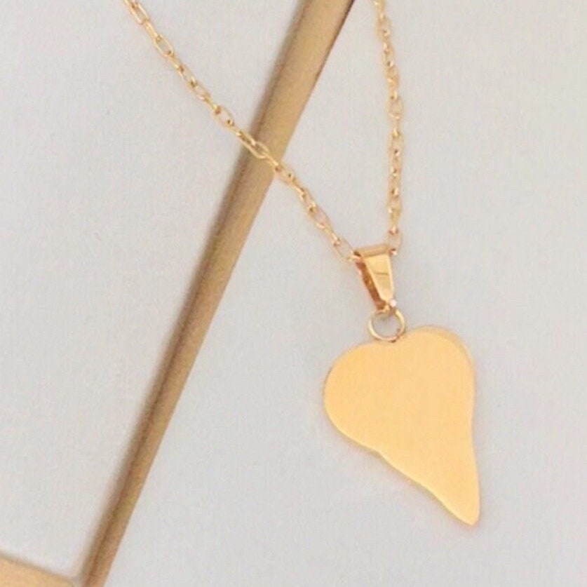 Elegant Gold Heart Minimalist Necklace