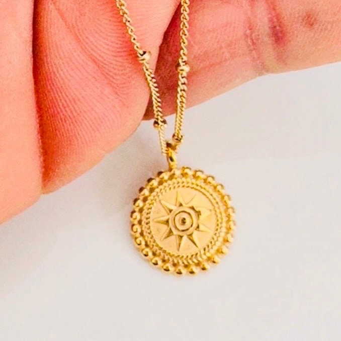 Elegant Star Pendant Necklace
