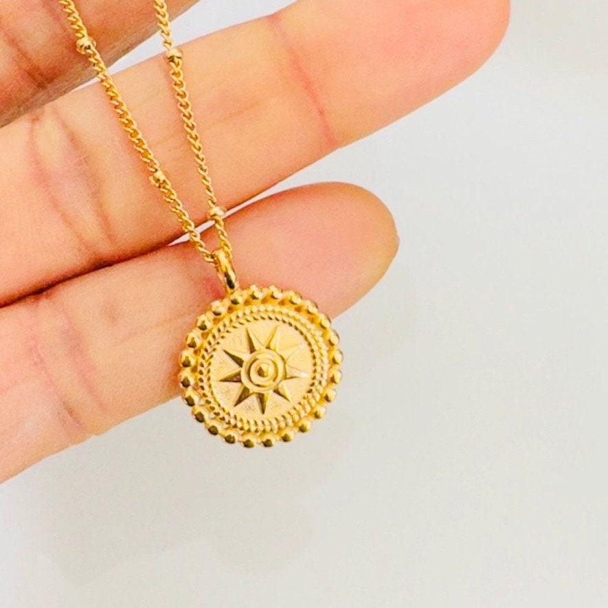Elegant Star Pendant Necklace