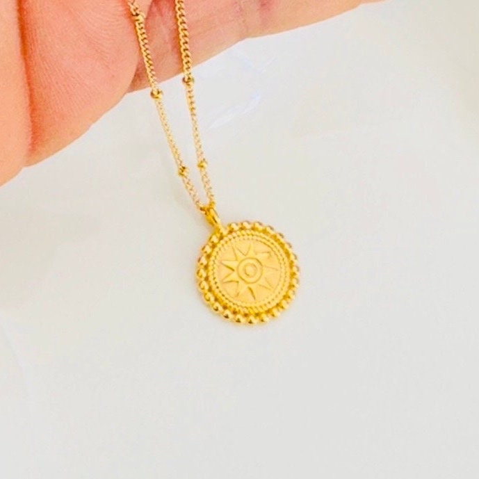 Elegant Star Pendant Necklace