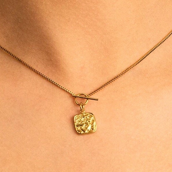 Stylish Texture Toggle Square Pendant Necklace