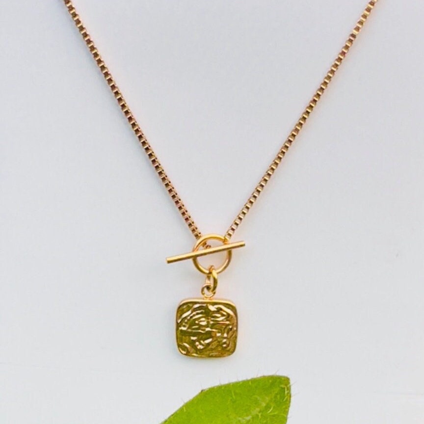 Stylish Texture Toggle Square Pendant Necklace