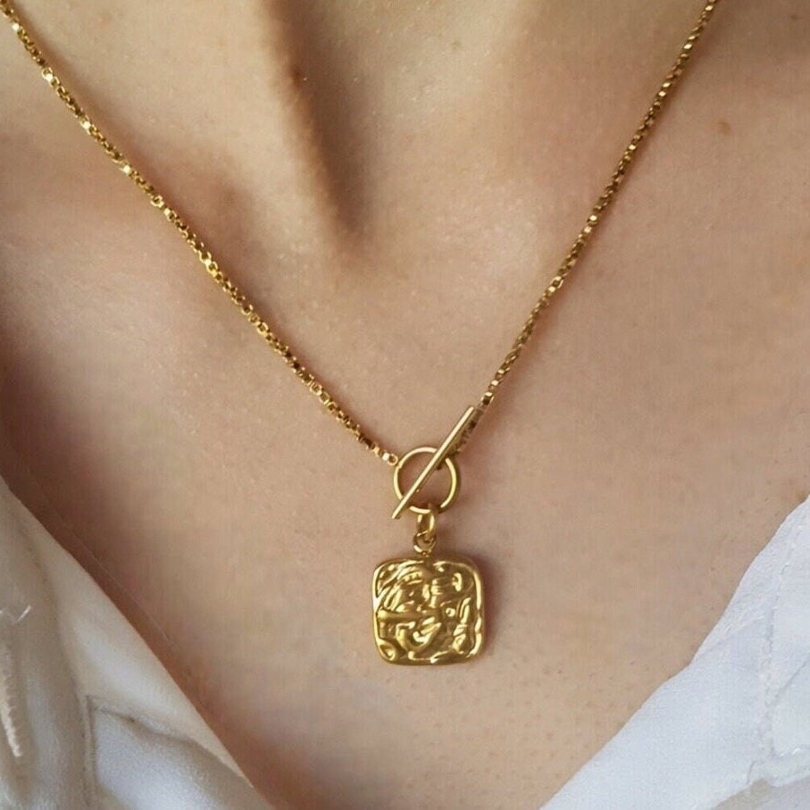 Stylish Texture Toggle Square Pendant Necklace