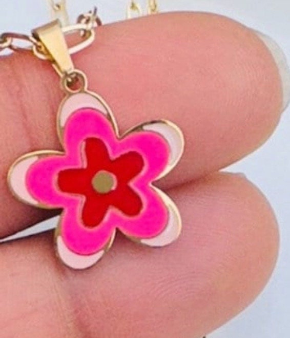 Elegant 18K Gold Plated Flower Pendant Necklace