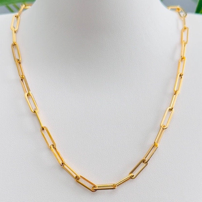 Stylish Gold Link Paperclip Necklace