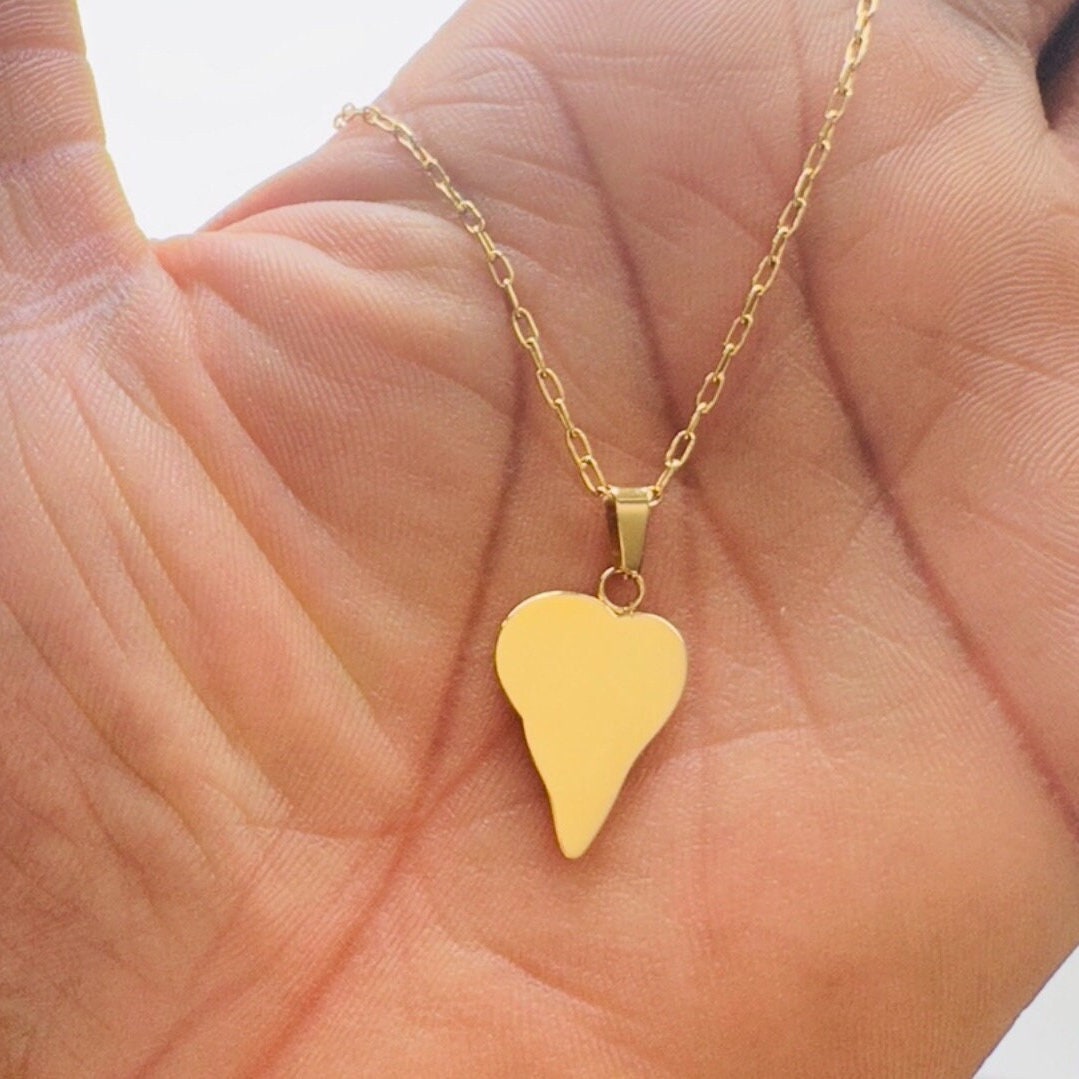Elegant Gold Heart Minimalist Necklace