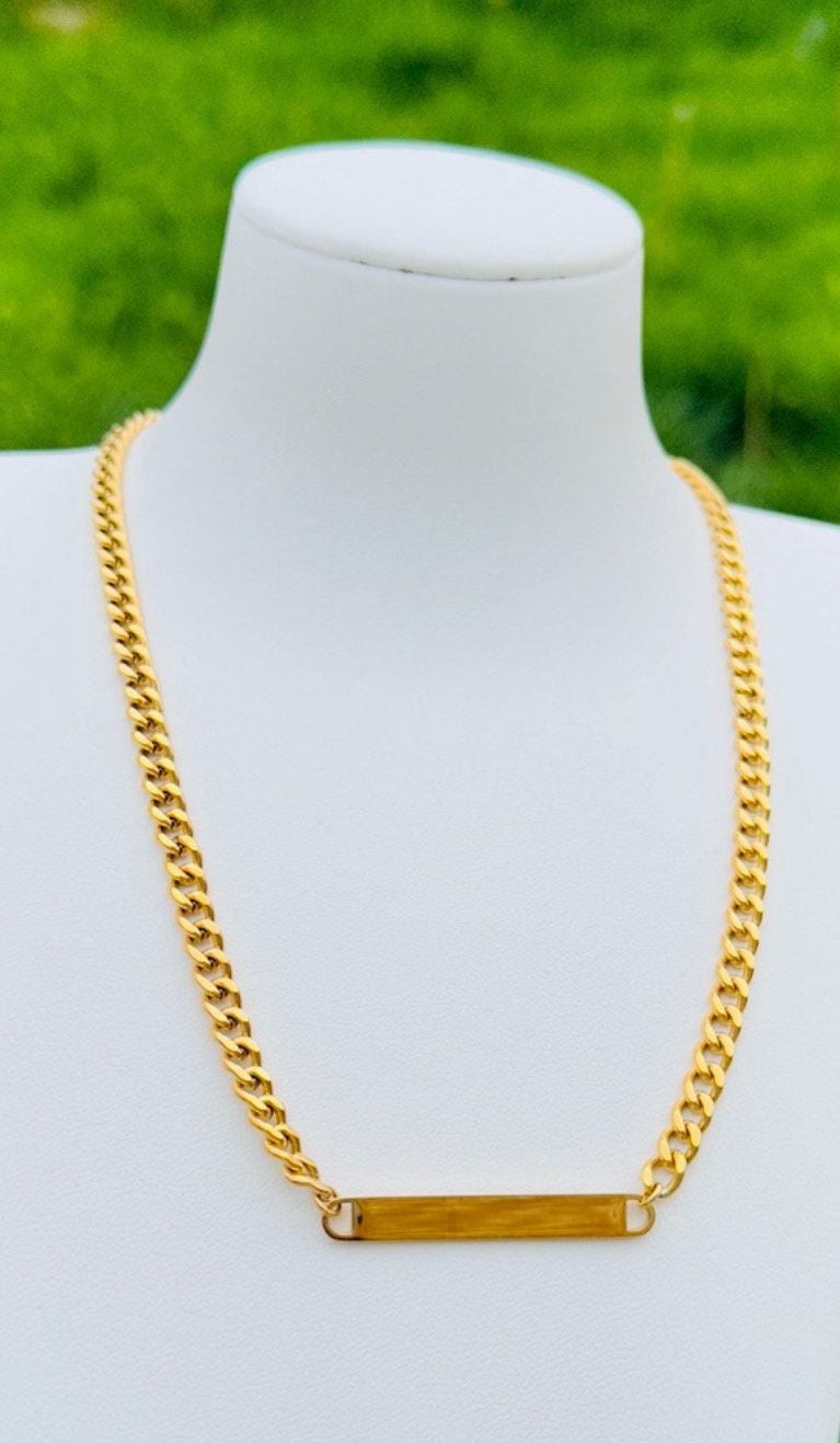Luxurious Gold Bar Necklace