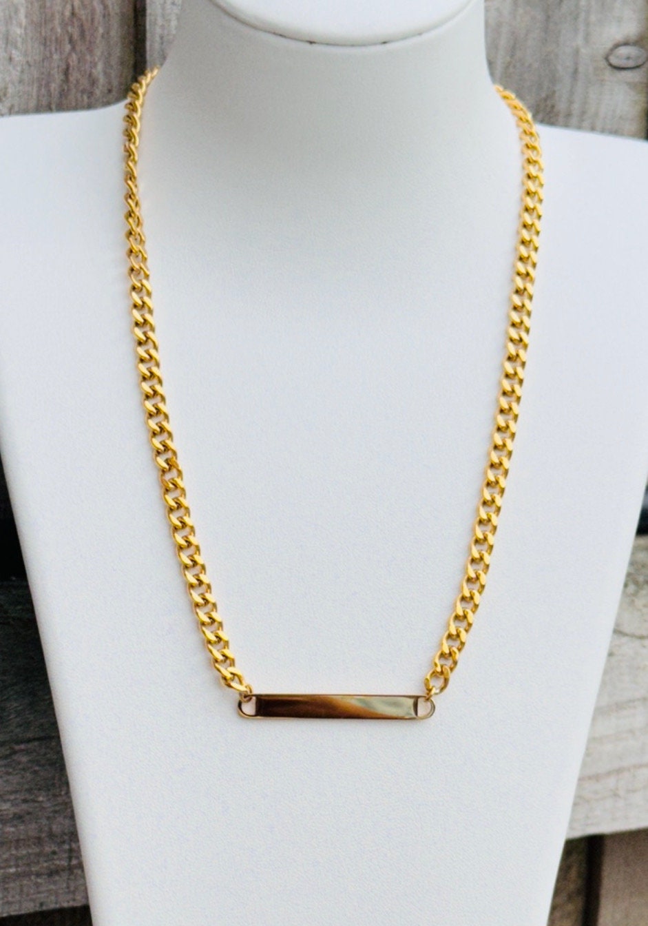 Luxurious Gold Bar Necklace