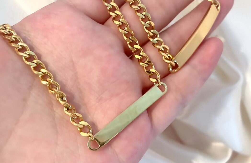 Luxurious Gold Bar Necklace
