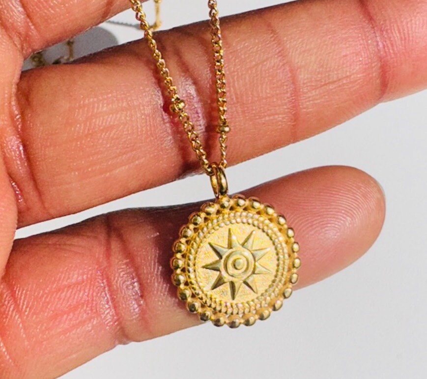 Elegant Star Pendant Necklace