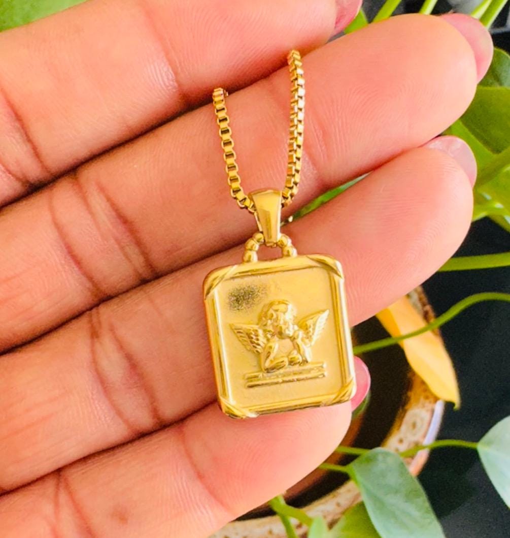 Elegant 18k Gold Pendant on Stainless Steel Necklace