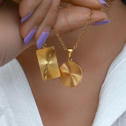 Minimalist Sun Pendant Necklace - Gold