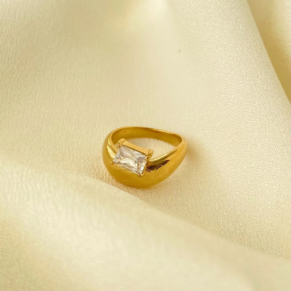 Cubic Zirconia Minimalist Ring - Gold